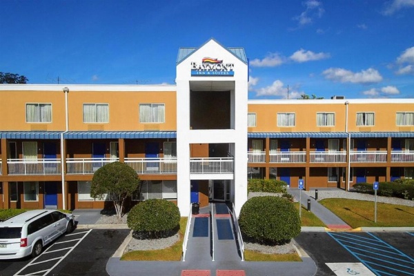 Baymont by Wyndham Savannah Midtown image 29